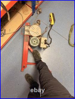 200 kg builders hoist and bracket