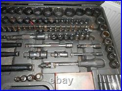 A Set Halfords Advanced Pro Socket Set 200 Piece (black)