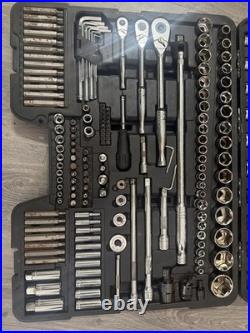 Halfords Advanced Socket and Ratchet Spanner Set 200 Pc