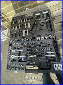 Halfords Advanced Socket and Ratchet Spanner Set 200 Pc (735757)