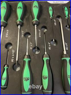 Mac Tools 12Pc Screwdriver Set in Green Philips Flat Head Screwdrivers