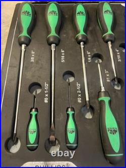 Mac Tools 12Pc Screwdriver Set in Green Philips Flat Head Screwdrivers
