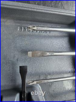 Snap On Screw Driver And Stricking Pry Bar Set In Case slight use