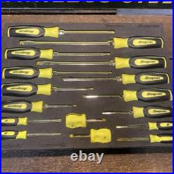 Snap On Tools Used SGDX160BFHV 16pc Hi-Viz Yellow Soft Grip Foam Screwdriver Set Snap On Tools Used SGDX160BFHV 16pc Hi-Viz Yellow Soft Grip Foam Screwdriver Set