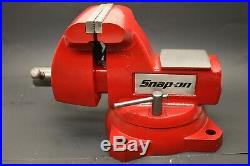 Snap-on Wilton 5 Bench Vise with Swivel Base & Pipe Jaws 5-1/4 Opening